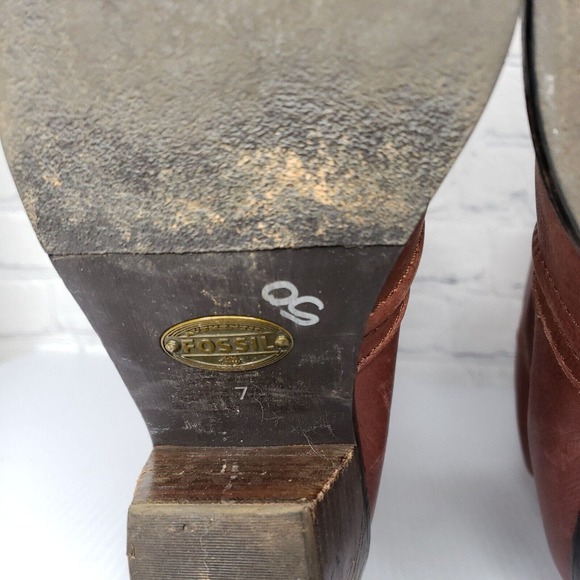 Fossil Womens Red Leather Pull On Boots Heels Size 7 - Picture 6 of 13